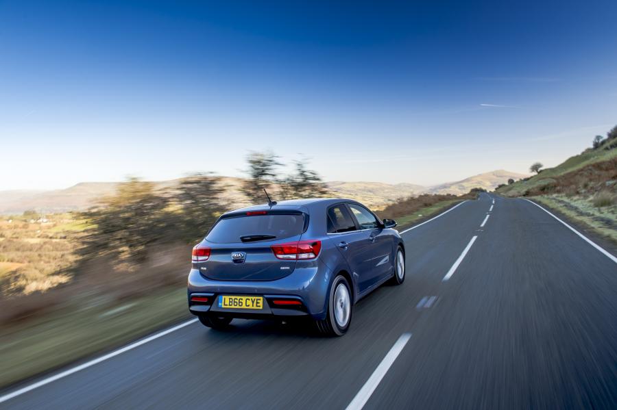  Kia Rio 5-Door 2017 года  (UK) (фото 12 из 145)